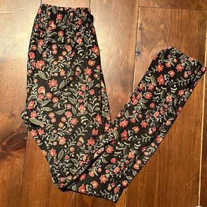 Beautiful floral leggings